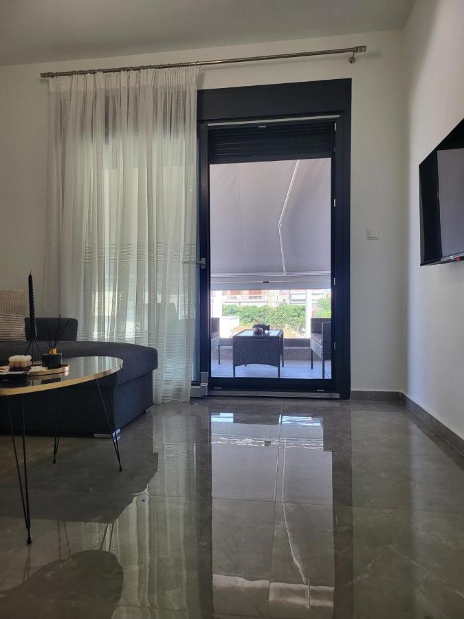 Thἕros Exceptional * Nea Peramos (Macedonia)